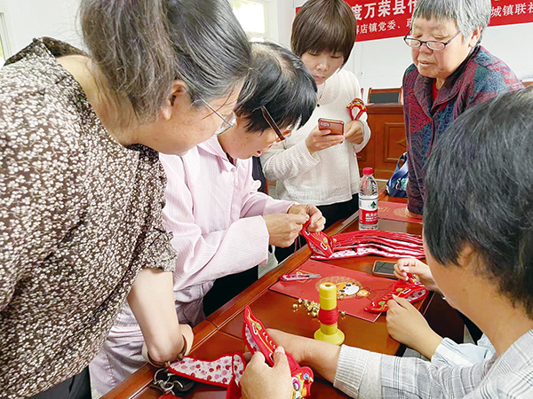06萬(wàn)榮手工藝培訓(xùn).jpg