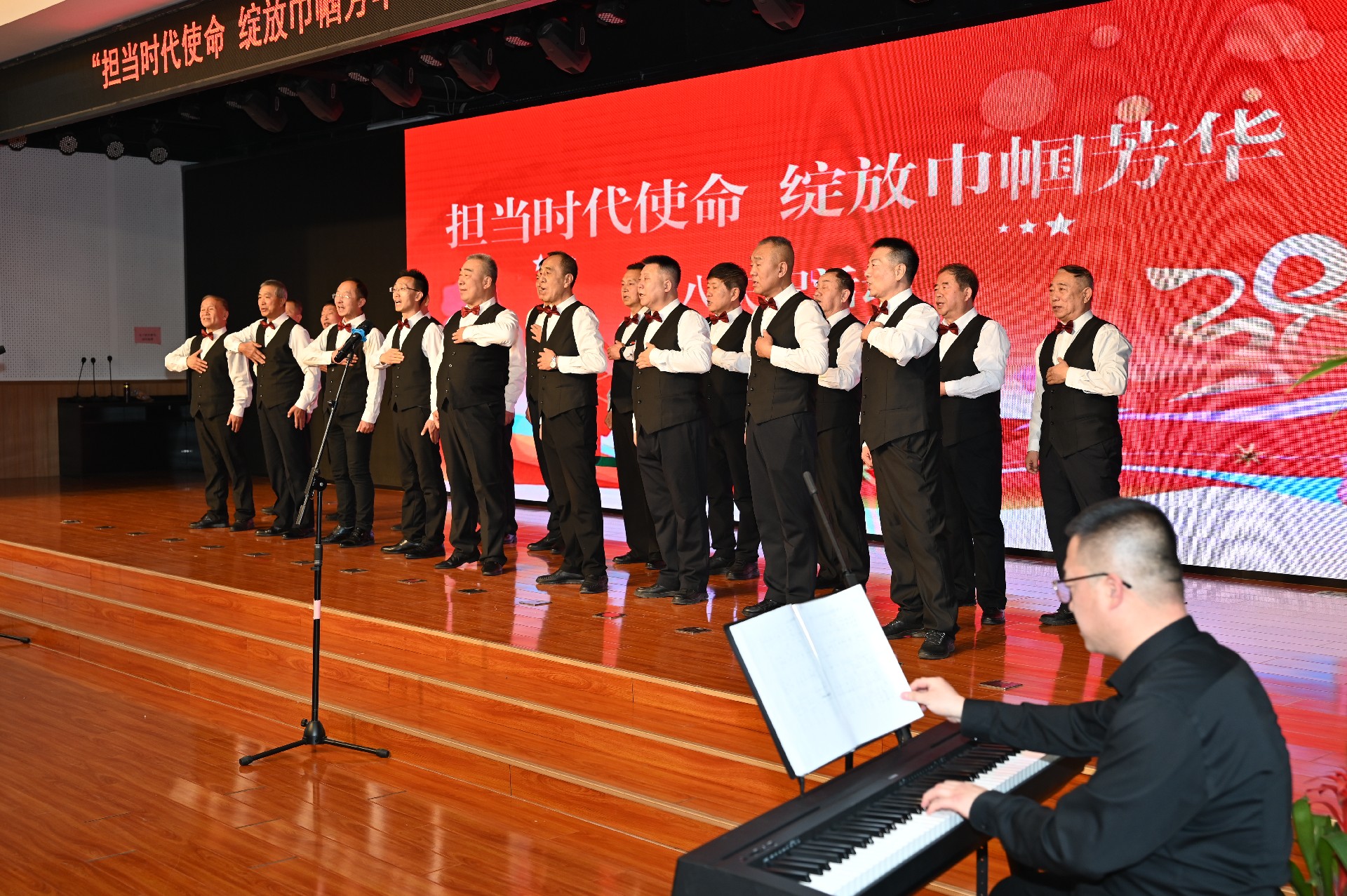 d44ed2c25dc149dcb8bac8d8491af329.jpg